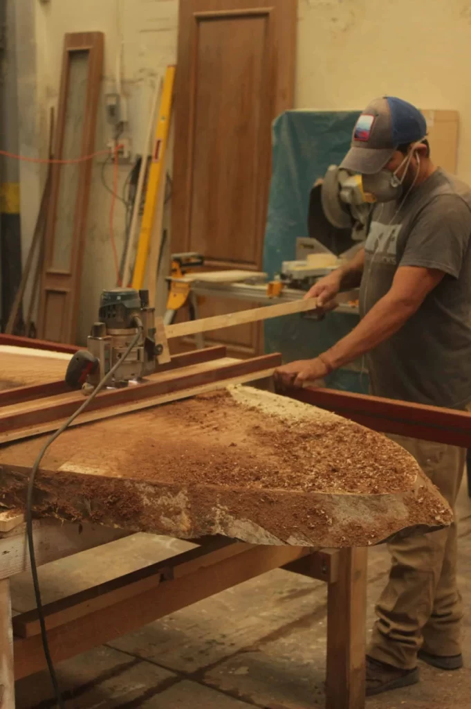 Desbaste de madera Desbaste de plancha de parota para mesa